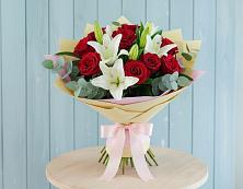 Букет цветов из:  Лилии и Розы #REPLACE_PRED# им 9 Января