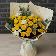 Букет цветов из:  Розы в им 9 Января