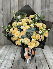 Букет цветов из:  Розы и Лизиантусы #REPLACE_PRED# им 9 Января