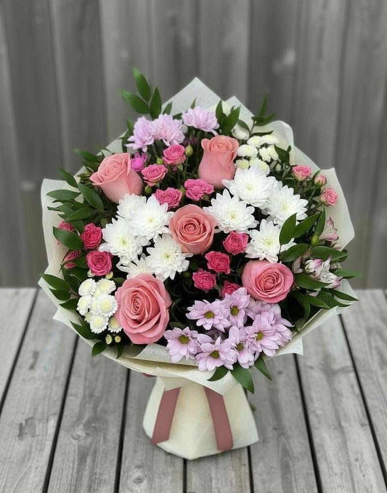 Букет цветов из: Альстромерии, Гвоздики, Розы и Хризантемы в им 9 Января