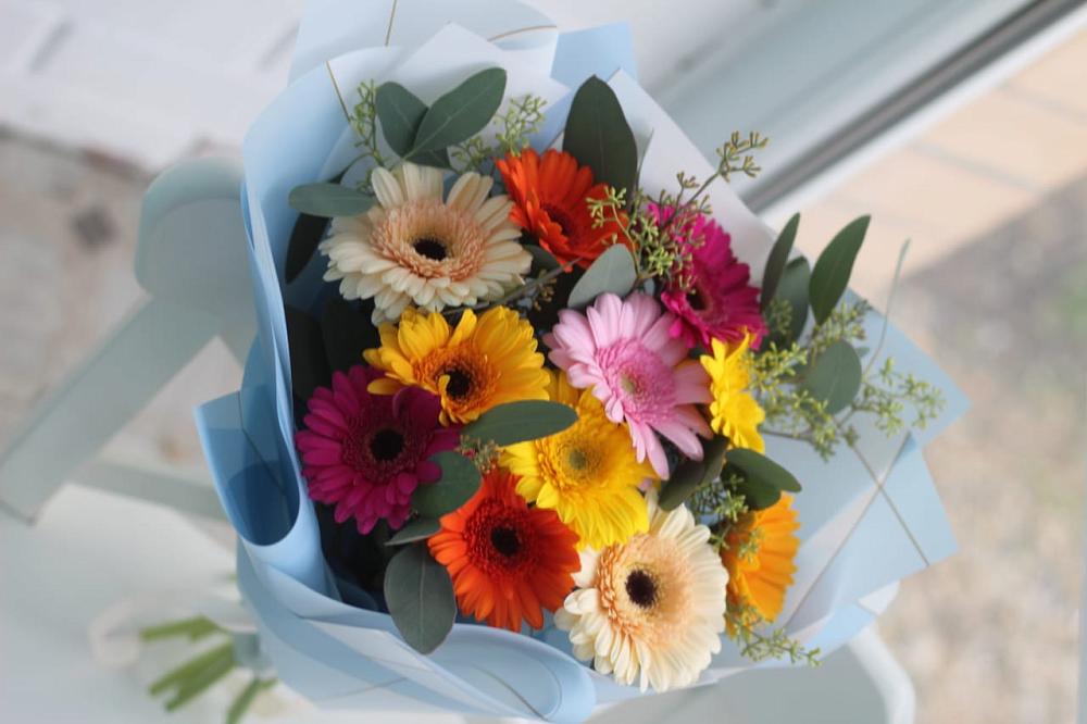 Букет цветов из: Герберы в им 9 Января