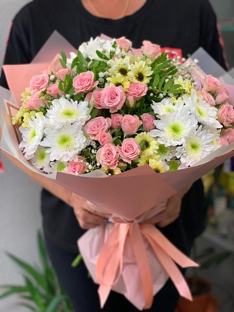 Букет цветов из: Розы и Хризантемы в им 9 Января