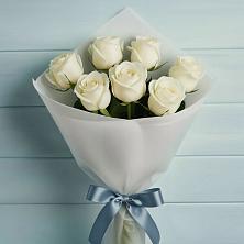 Букет 7 Белых роз Эдлесс Лав в им 9 Января