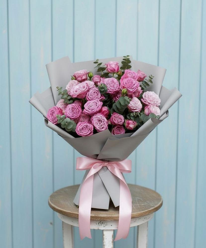 Букет цветов из: Розы в им 9 Января