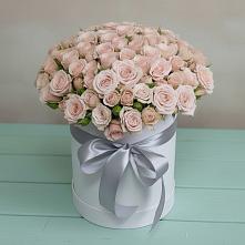 Цветочная композиция из Розы в шляпной коробке в им 9 Января