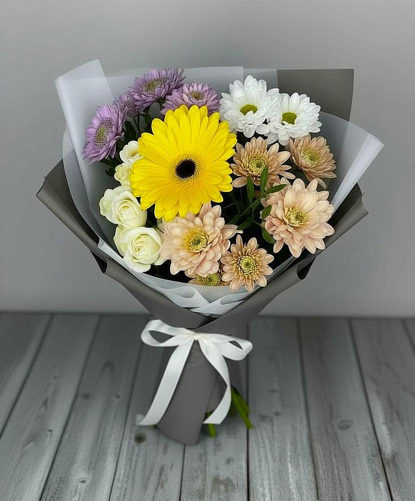 Букет цветов из: Розы, Герберы и Хризантемы в им 9 Января