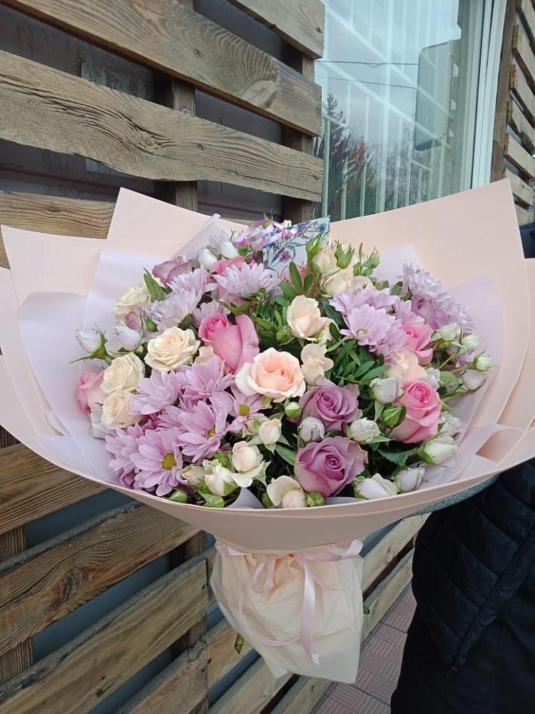 Букет цветов из: Розы и Хризантемы в им 9 Января