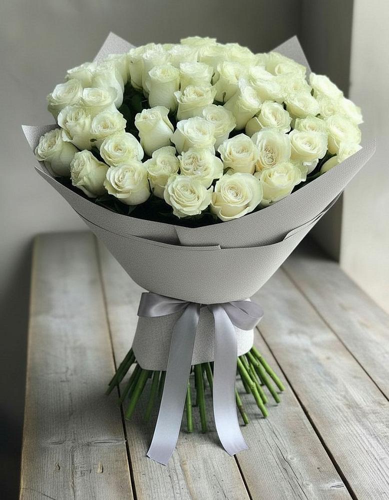 Букет 35 Белых роз в им 9 Января