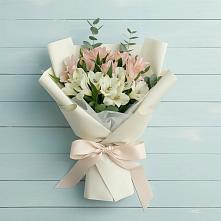 Букет цветов из:  Альстромерии в им 9 Января