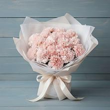Букет цветов из:  Гвоздики в им 9 Января