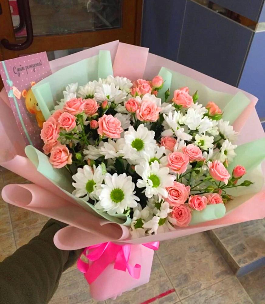 Букет цветов из: Розы и Хризантемы в им 9 Января