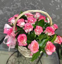 Цветочная композиция из Розы в корзине в им 9 Января