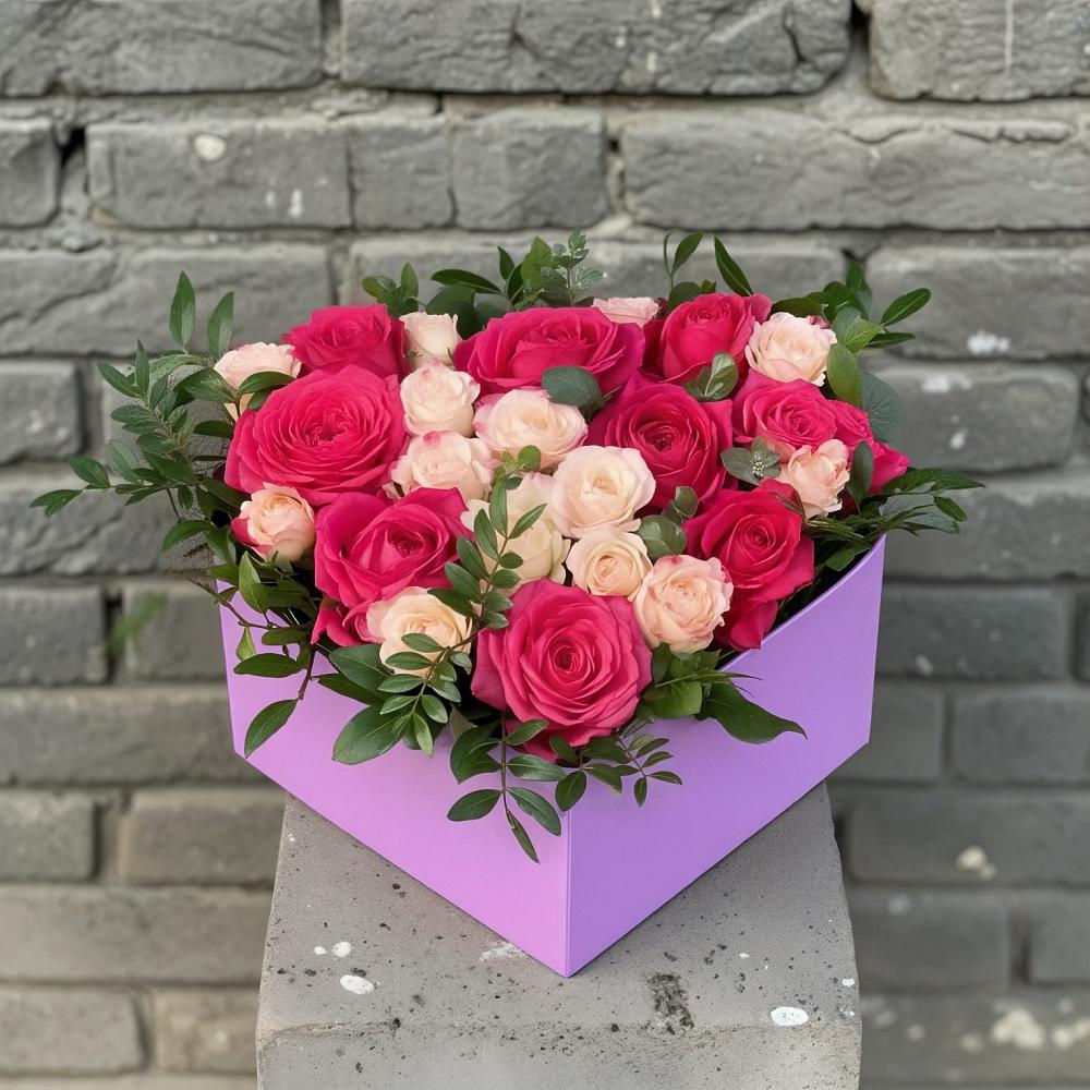 Цветочная композиция из Розы в коробке в им 9 Января