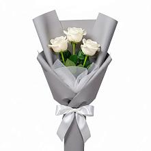 Букет 3 белые розы #REPLACE_PRED# им 9 Января