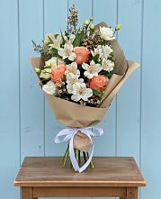 Букет цветов из:  Альстромерии, Лизиантусы, Розы и Хризантемы #REPLACE_PRED# им 9 Января