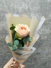 Букет цветов из:  Розы в им 9 Января