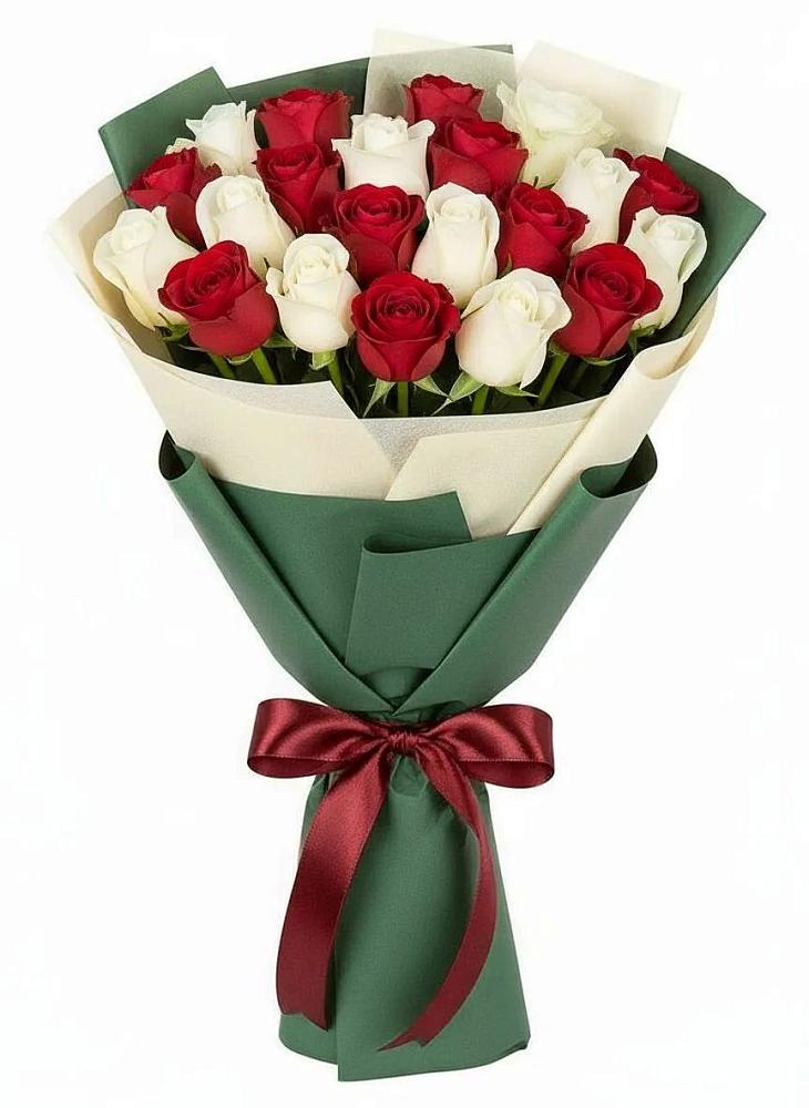 Букет Микс из красных и белых роз в им 9 Января