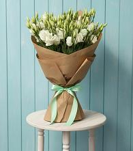 Букет цветов из:  Лизиантусы в им 9 Января