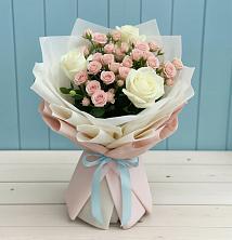 Букет цветов из:  Розы в им 9 Января