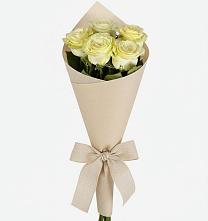 Букет цветов из:  Розы в им 9 Января