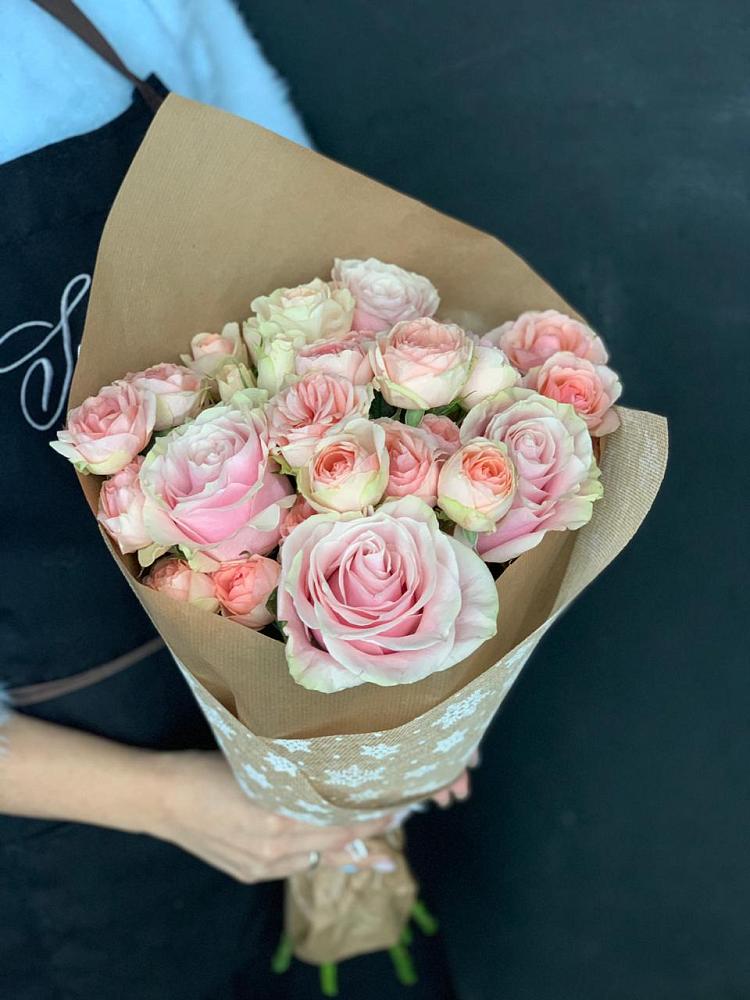 Букет цветов из: Хризантемы и Розы в им 9 Января