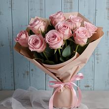 Букет цветов из:  Розы в им 9 Января