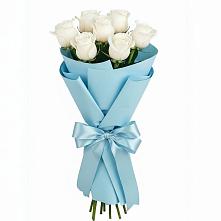 Букет 7 белых роз Проуд в им 9 Января