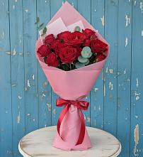 Букет цветов из:  Розы в им 9 Января
