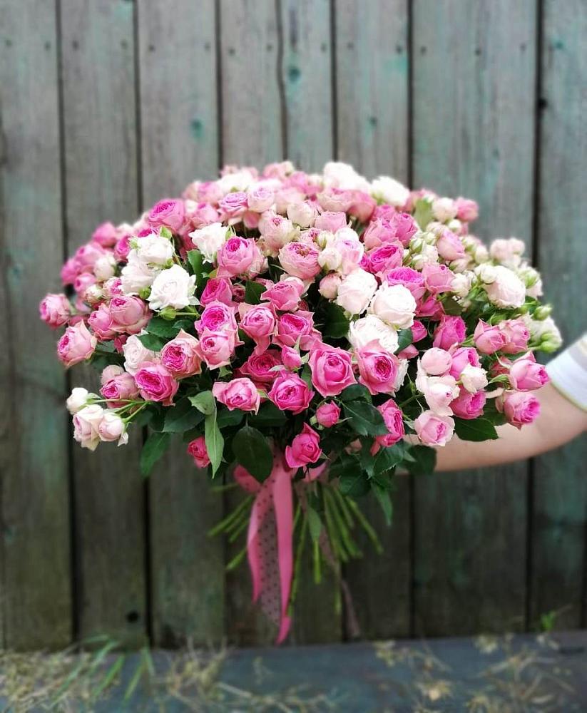 Букет Розовые кустовые розы Натали и Лав Лидия в им 9 Января