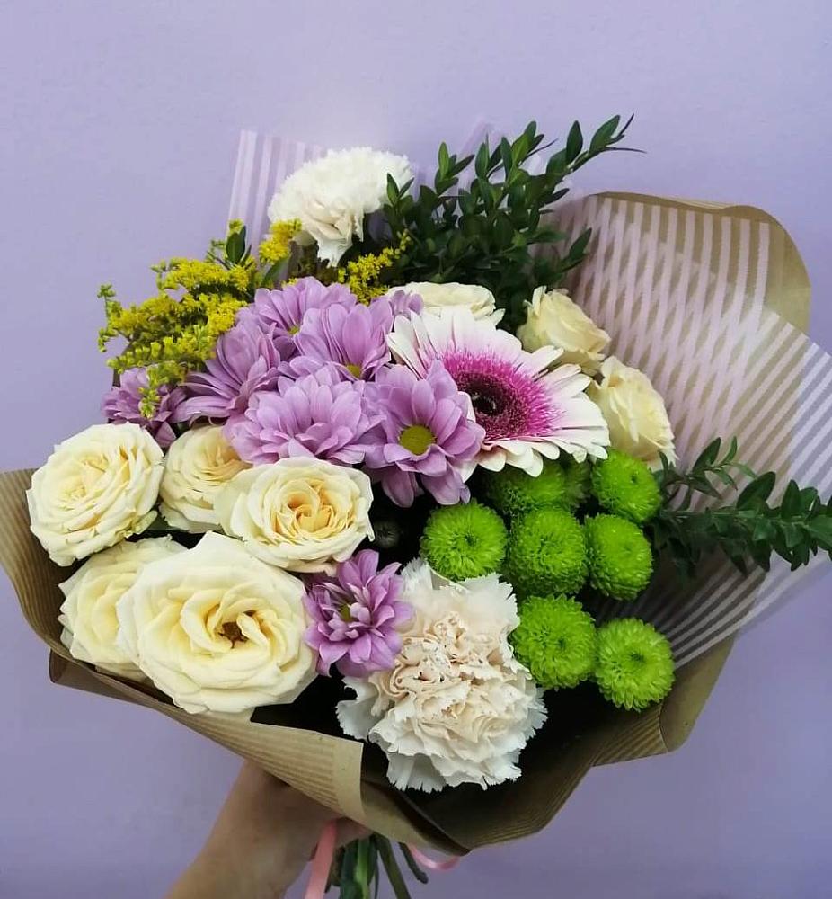 Букет цветов из: Хризантемы, Розы, Гвоздики и Герберы в им 9 Января