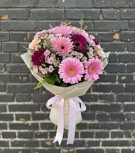 Букет цветов из:  Герберы и Хризантемы в им 9 Января