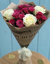 Букет цветов из:  Розы в им 9 Января