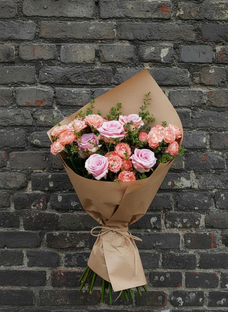 Букет цветов из: Розы в им 9 Января