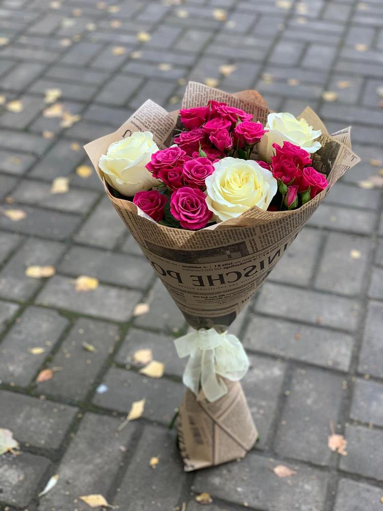 Букет цветов из: Розы в им 9 Января