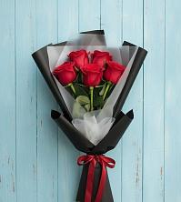 Букет цветов из:  Розы в им 9 Января