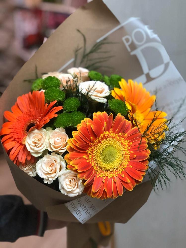 Букет цветов из: Герберы, Хризантемы и Розы в им 9 Января
