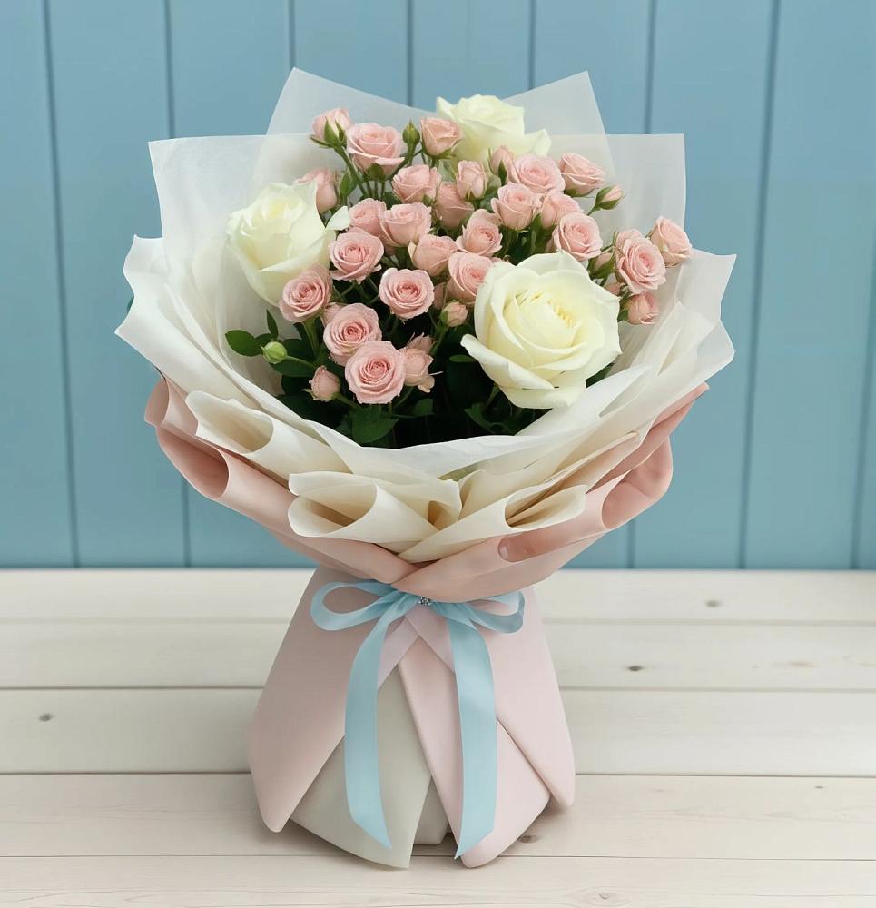 Букет цветов из: Розы в им 9 Января