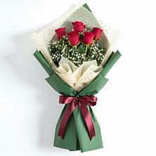 Букет цветов из:  Розы в им 9 Января