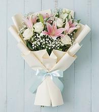 Букет цветов из:  Лилии в им 9 Января
