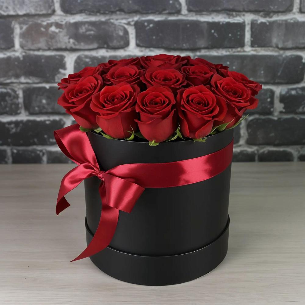 Цветочная композиция из Розы в шляпной коробке в им 9 Января