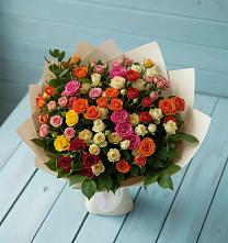 Букет Микс из разноцветных кустовых роз в им 9 Января