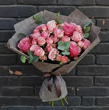 Букет цветов из:  Розы #REPLACE_PRED# им 9 Января