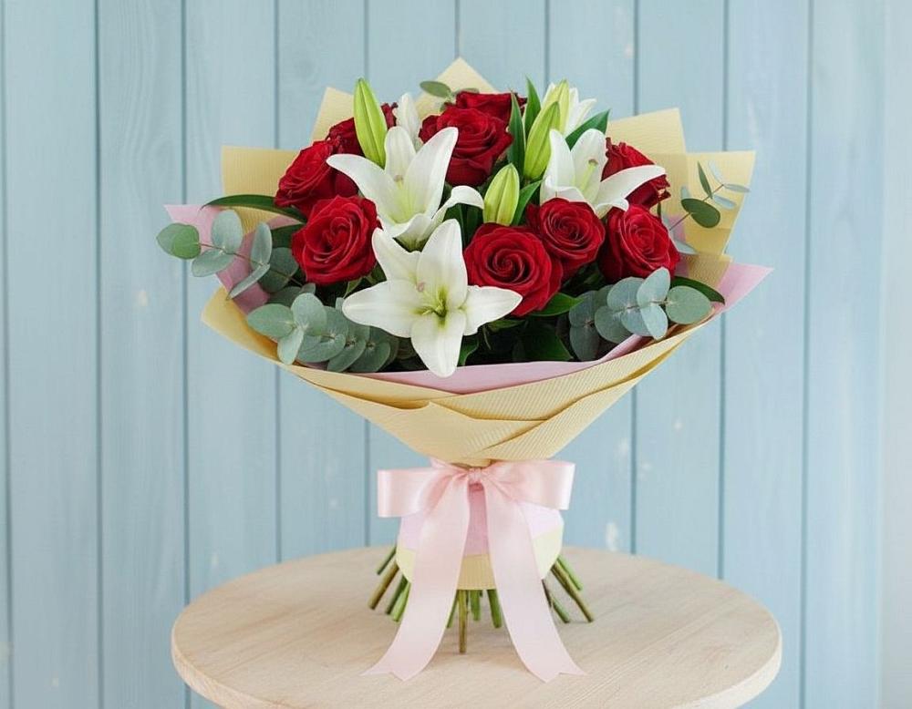 Букет цветов из: Лилии и Розы в им 9 Января
