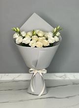 Букет цветов из:  Розы и Лизиантусы в им 9 Января